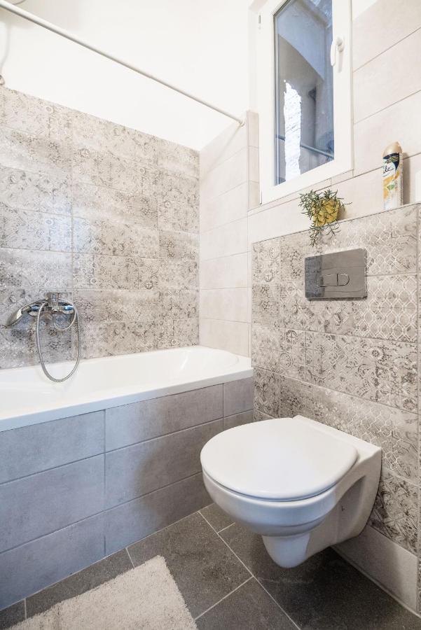 Lovely Studio In The Heart Of Budapest Bagian luar foto