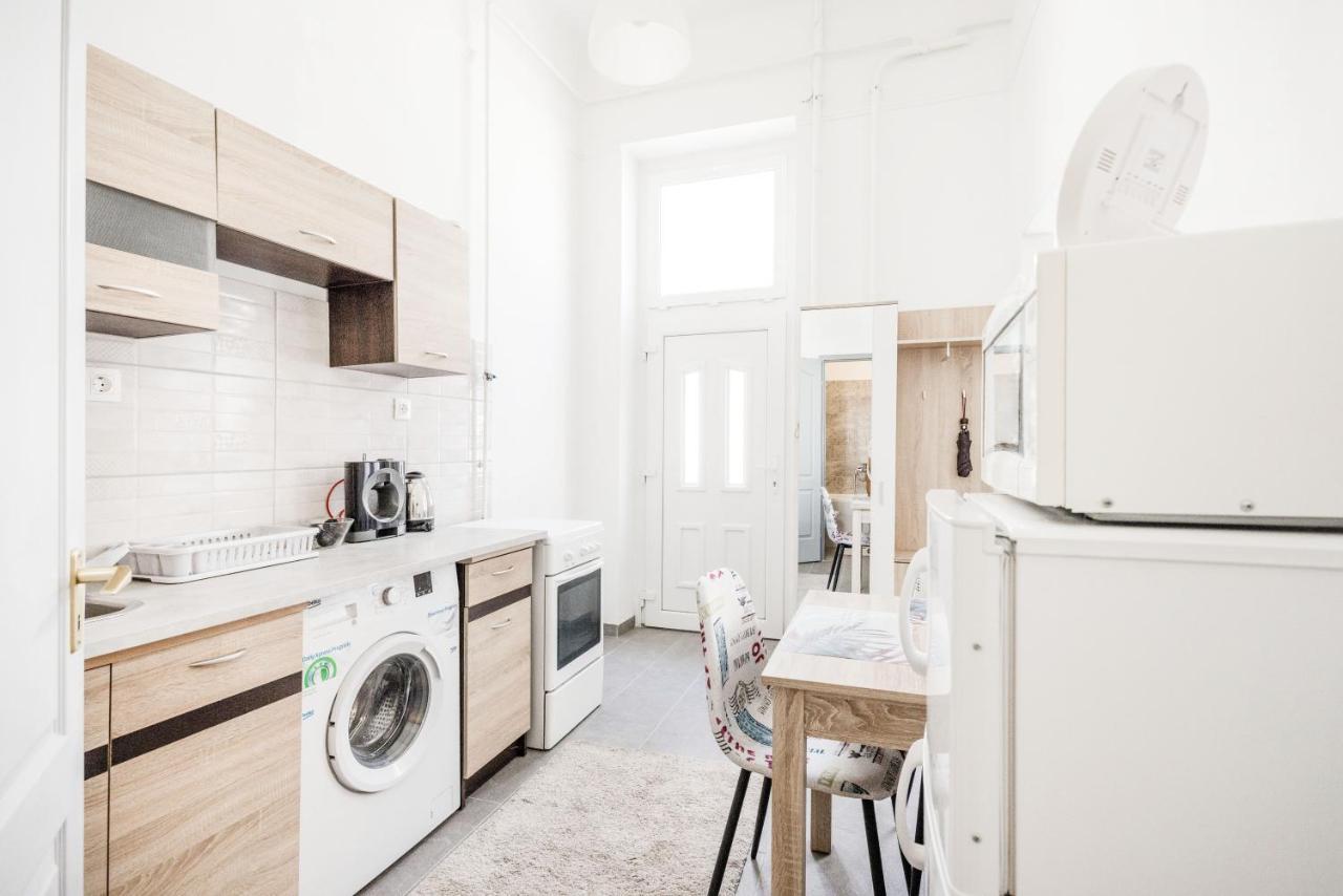 Lovely Studio In The Heart Of Budapest Bagian luar foto