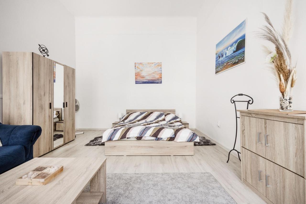Lovely Studio In The Heart Of Budapest Bagian luar foto