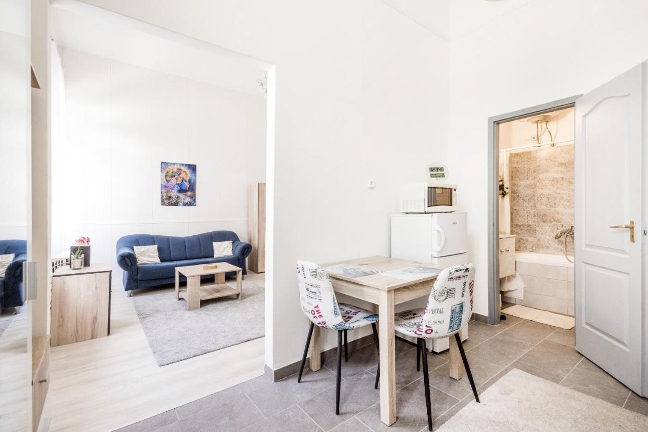 Lovely Studio In The Heart Of Budapest Bagian luar foto